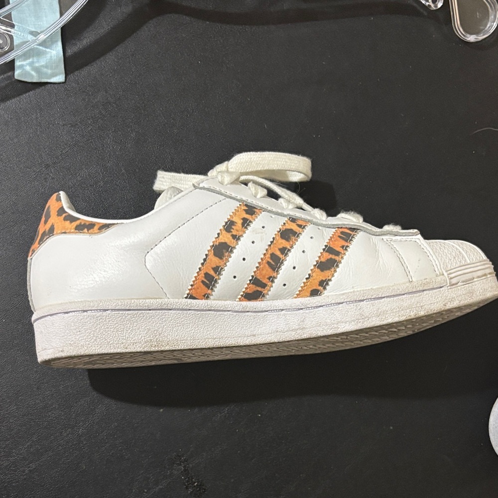 Adidas White and Cheetah Patterned Sneakers Size US 6 - Picture 6 of 10